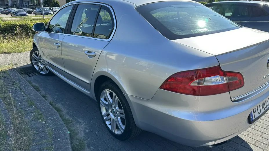SKODA Superb -