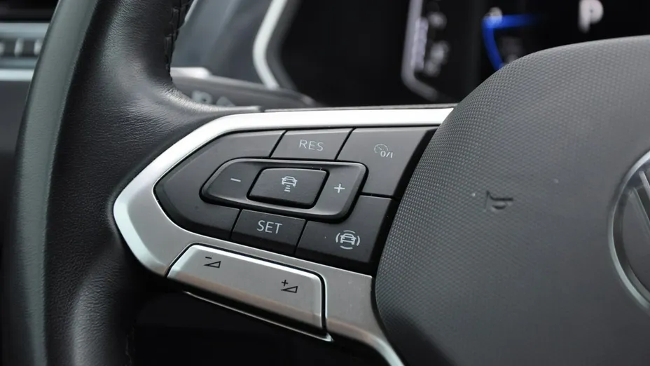 VOLKSWAGEN Tiguan -