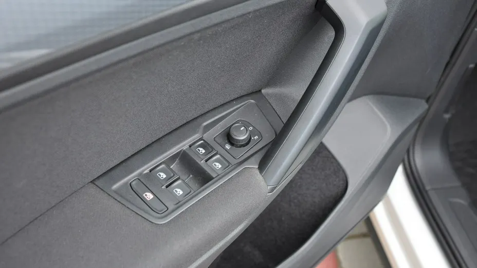 VOLKSWAGEN Tiguan -