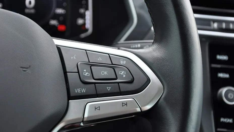 VOLKSWAGEN Tiguan -