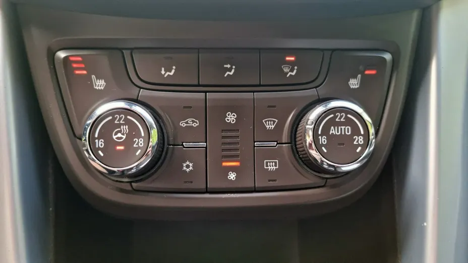 OPEL Zafira -