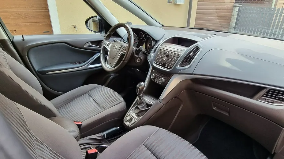 OPEL Zafira -
