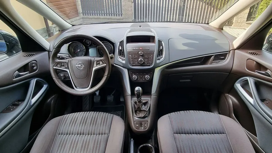 OPEL Zafira -