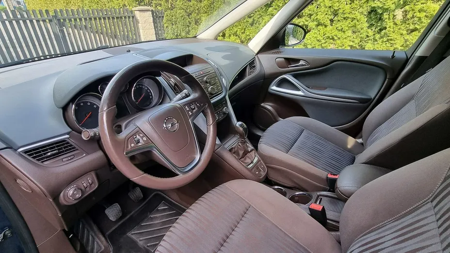 OPEL Zafira -