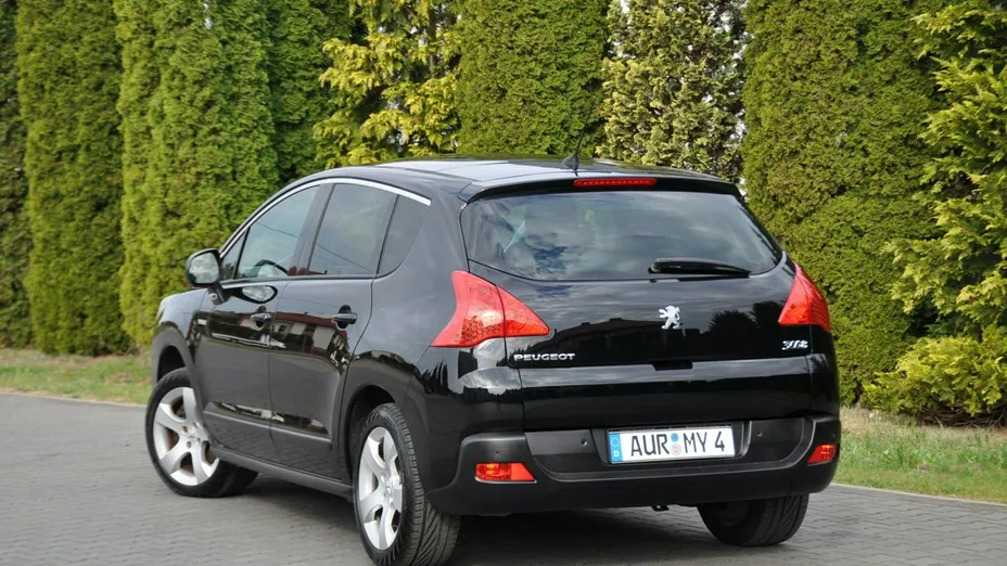 PEUGEOT 3008 -
