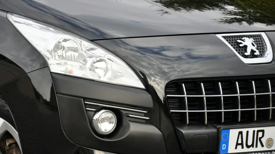 PEUGEOT 3008 -