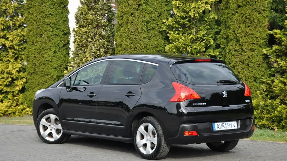 PEUGEOT 3008 -