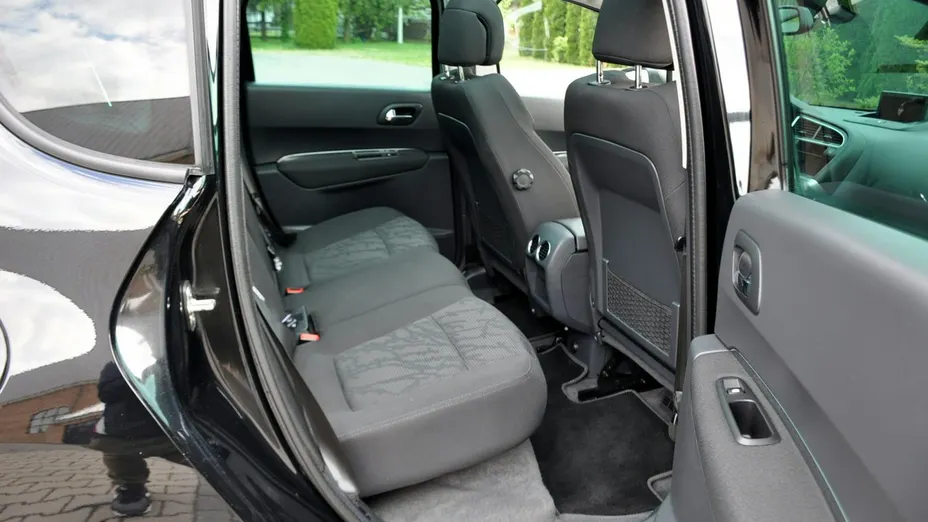 PEUGEOT 3008 -