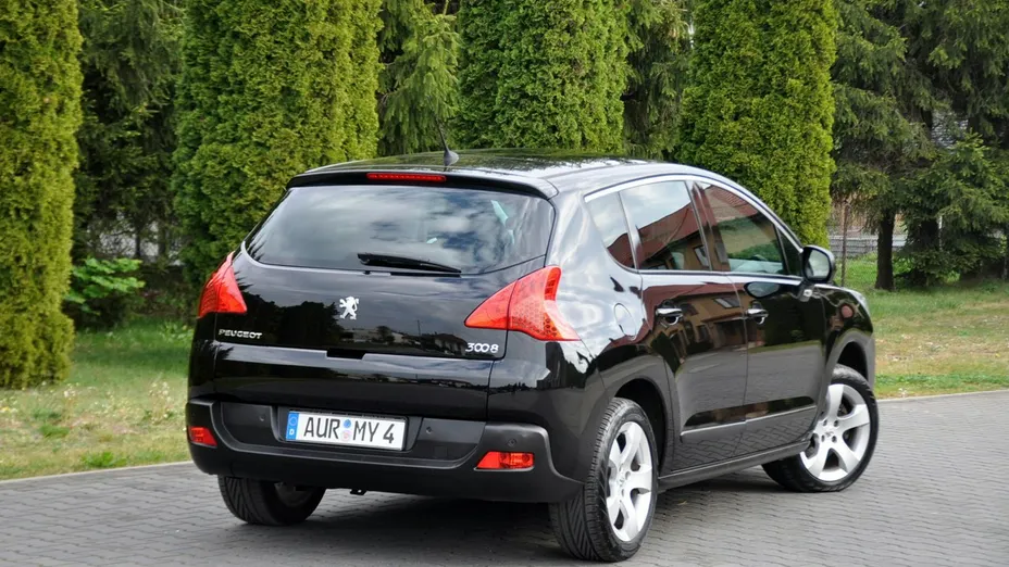 PEUGEOT 3008 -