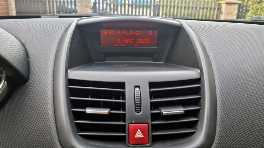 PEUGEOT 207 -