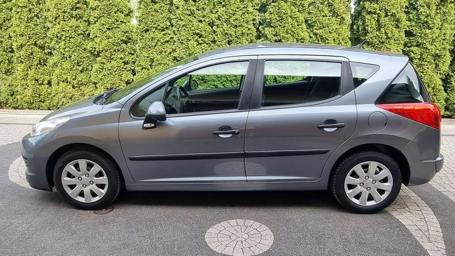 PEUGEOT 207 -