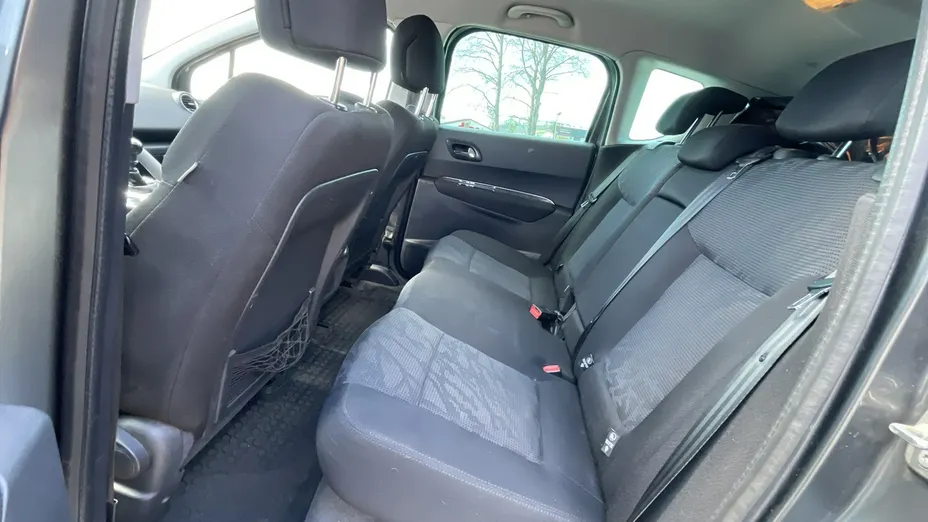 PEUGEOT 3008 -