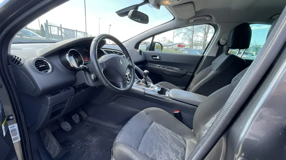 PEUGEOT 3008 -