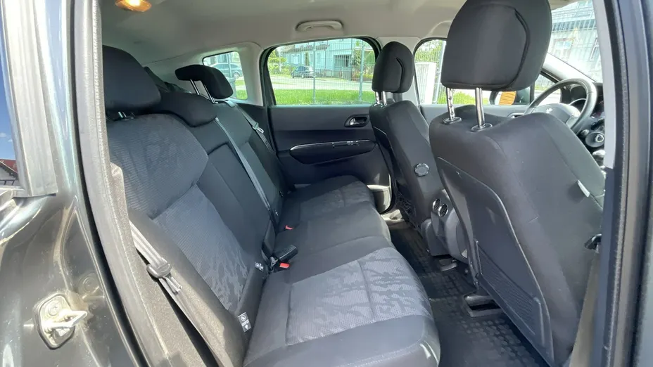 PEUGEOT 3008 -