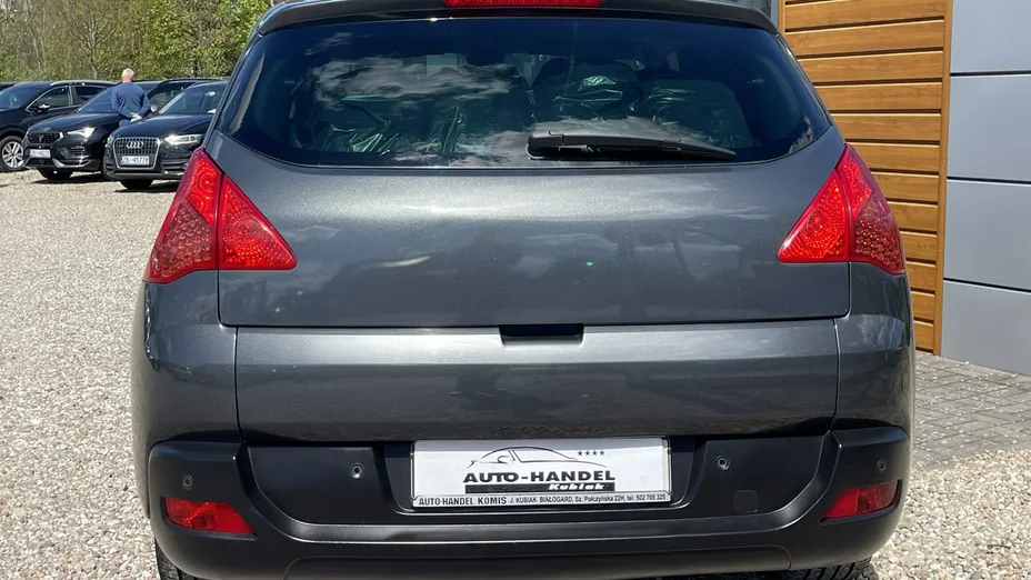 PEUGEOT 3008 -