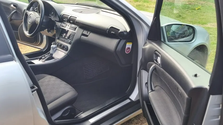 MERCEDES-BENZ C Klasa -