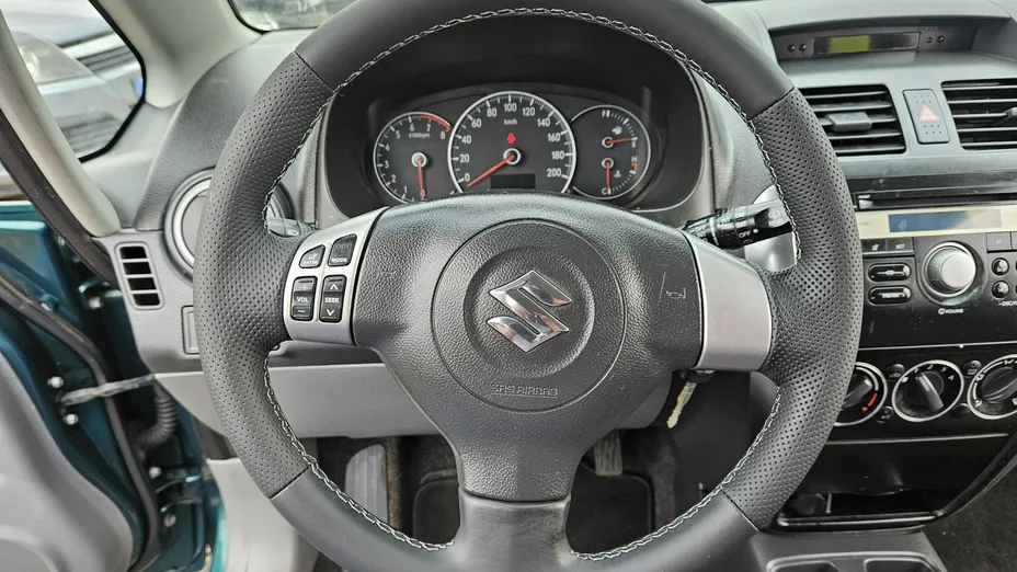 SUZUKI SX4 -