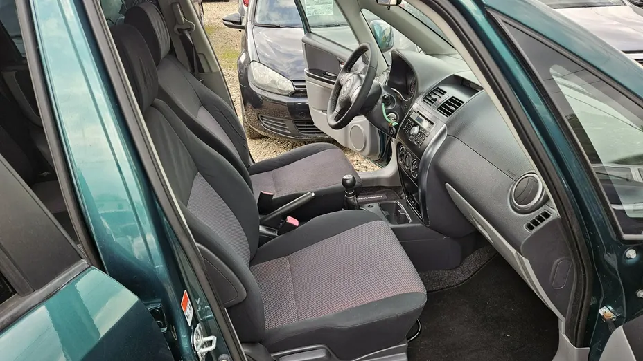 SUZUKI SX4 -