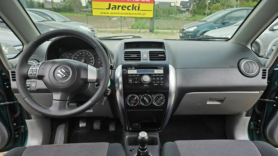 SUZUKI SX4 -