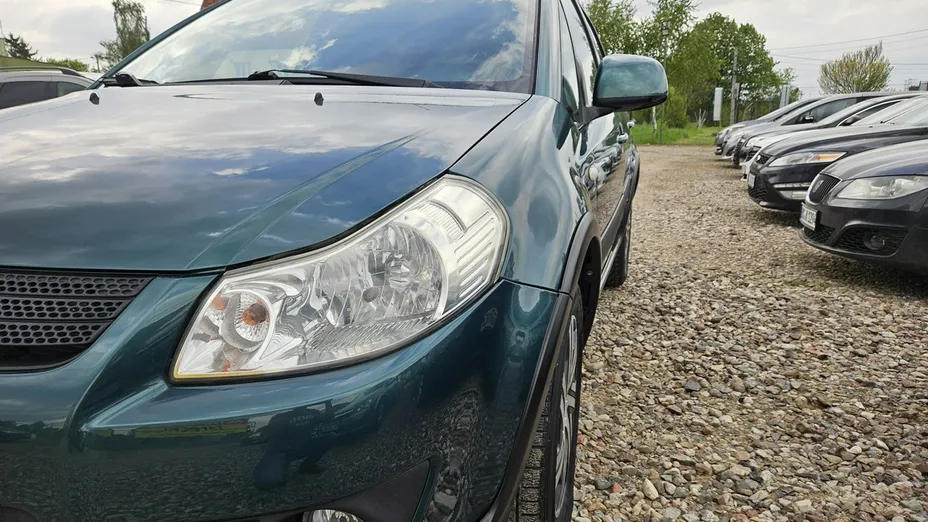 SUZUKI SX4 -