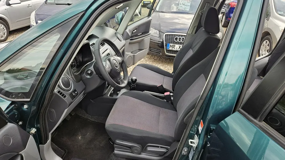 SUZUKI SX4 -