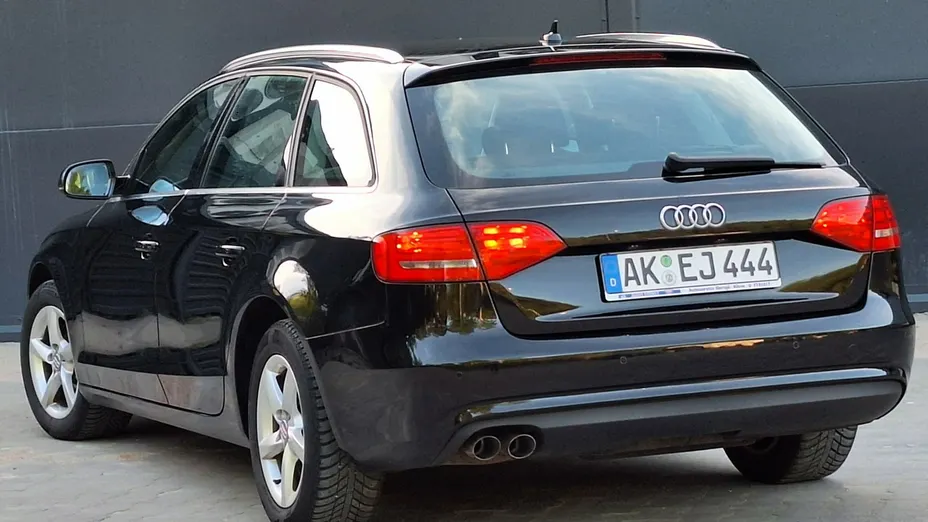 AUDI A4 -