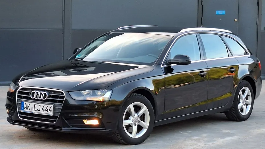 AUDI A4 -