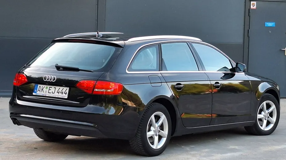 AUDI A4 -