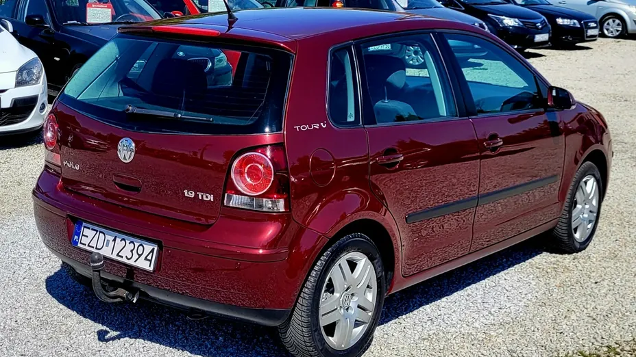 VOLKSWAGEN Polo -