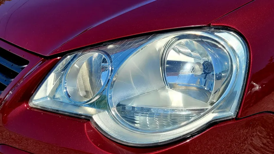VOLKSWAGEN Polo -