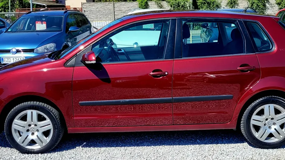 VOLKSWAGEN Polo -