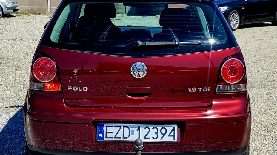 VOLKSWAGEN Polo -