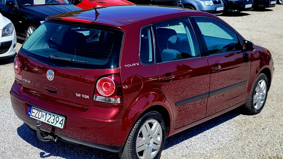 VOLKSWAGEN Polo -