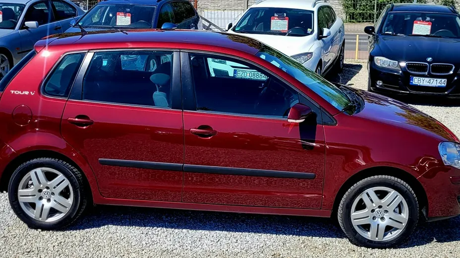 VOLKSWAGEN Polo -
