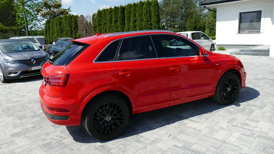 AUDI Q3 -
