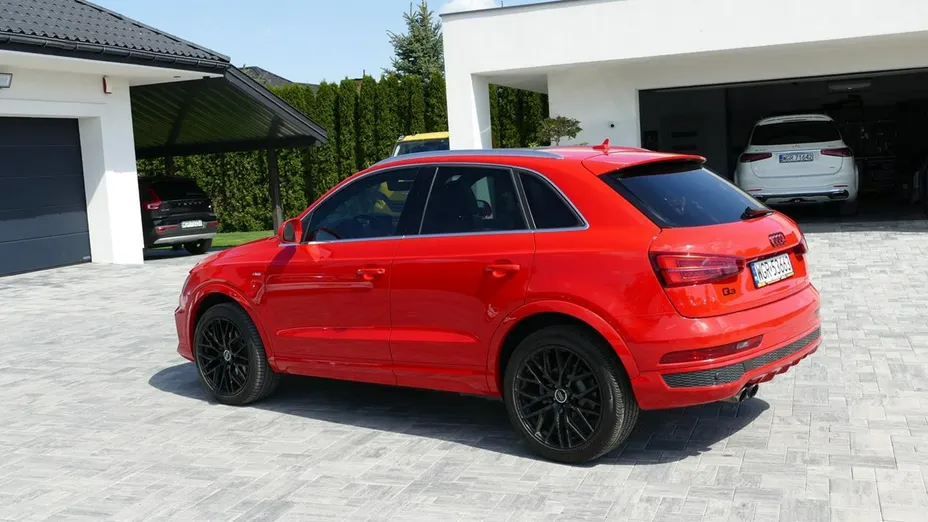 AUDI Q3 -