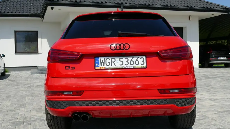 AUDI Q3 -