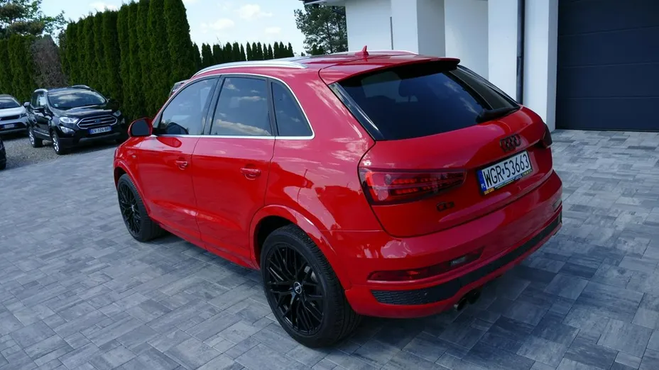 AUDI Q3 -