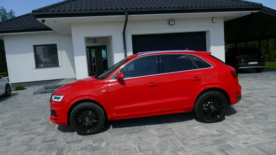 AUDI Q3 -