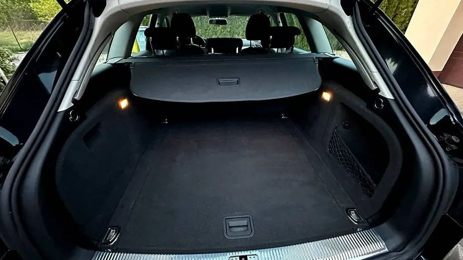 AUDI A4 -