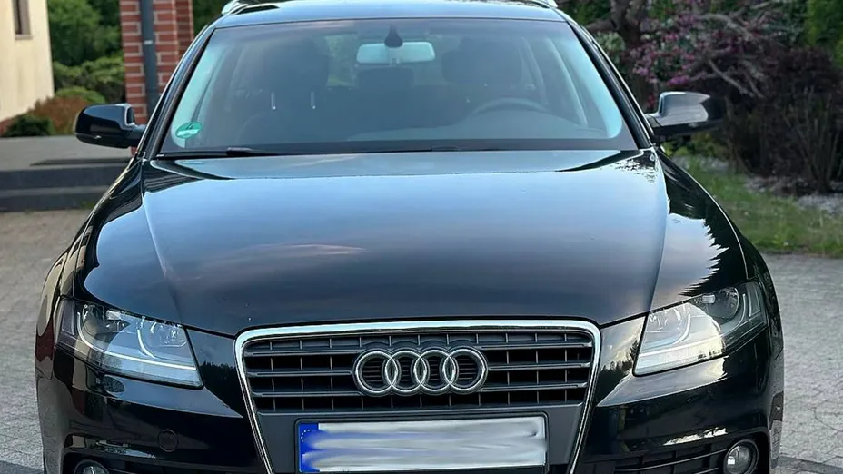 AUDI A4 -