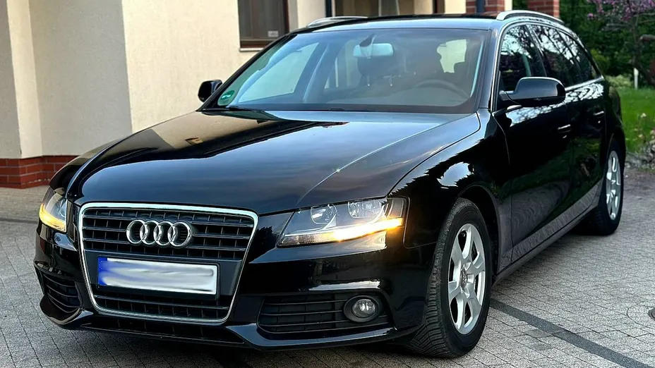 AUDI A4 -