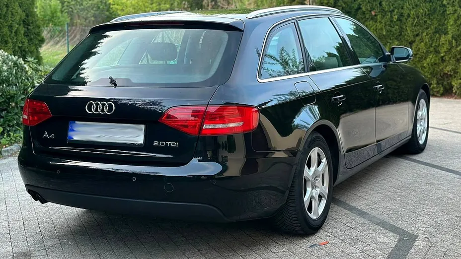 AUDI A4 -
