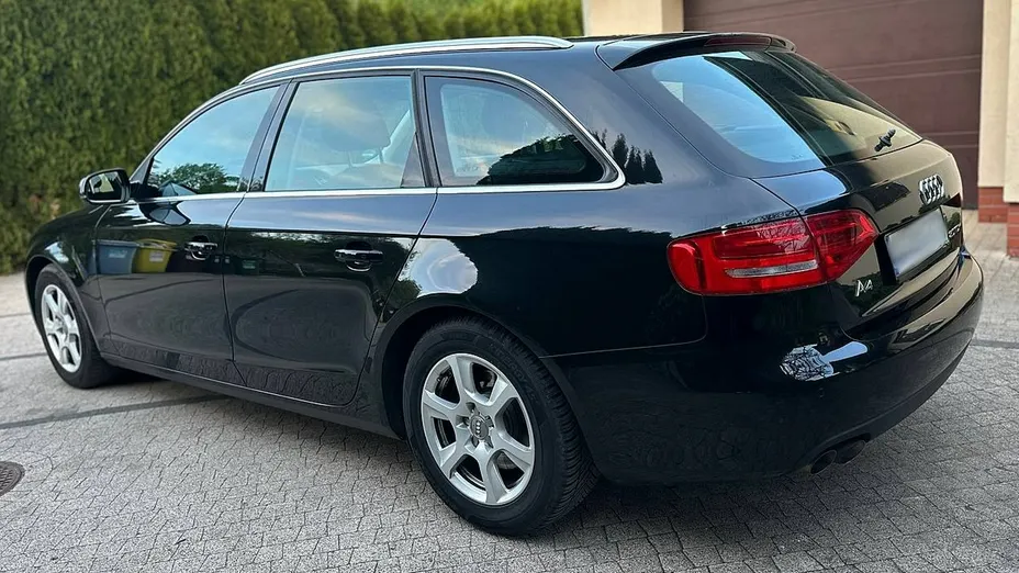 AUDI A4 -