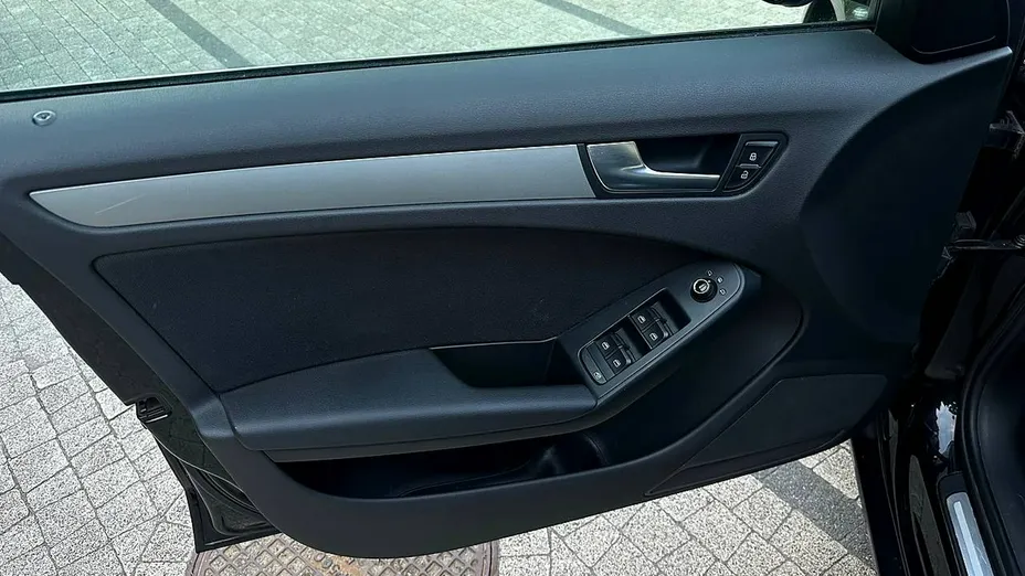 AUDI A4 -