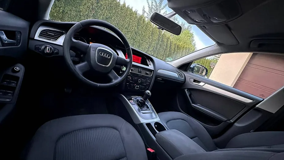 AUDI A4 -