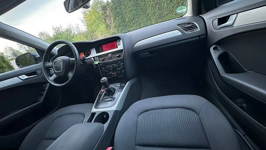 AUDI A4 -