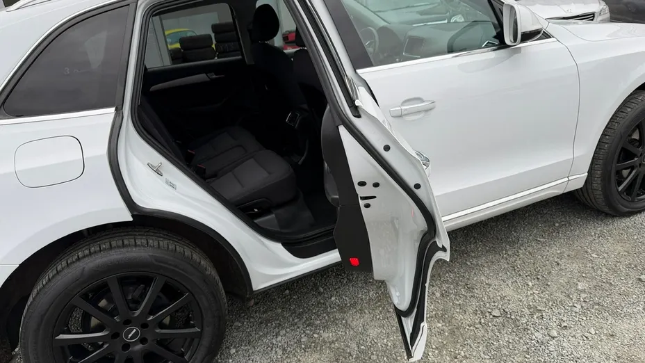 AUDI Q5 -