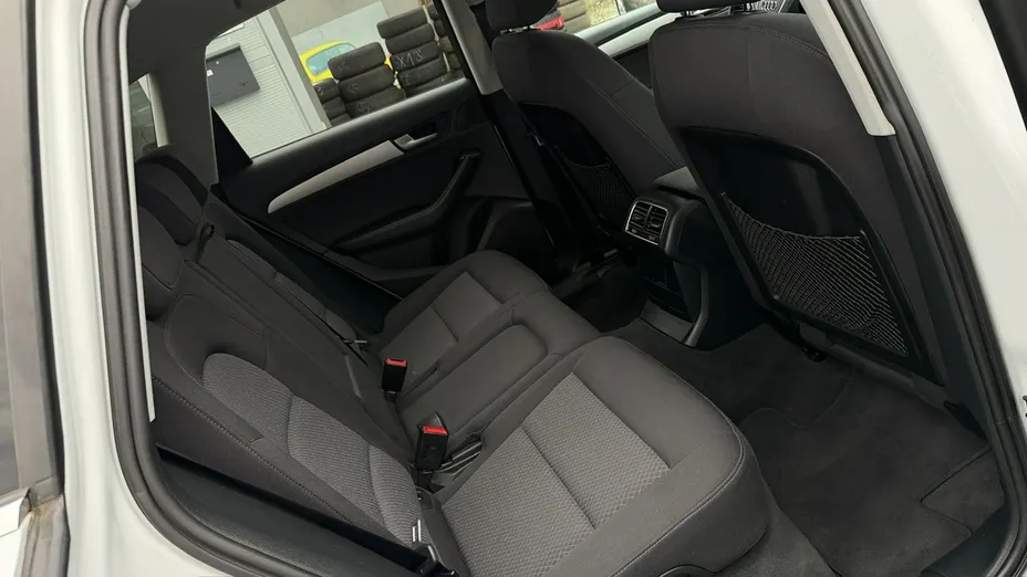 AUDI Q5 -
