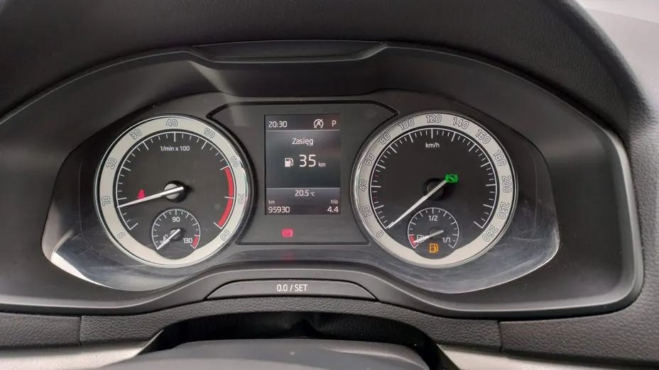 SKODA Karoq -
